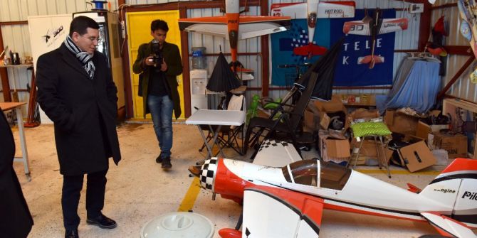 Başkan Tütüncü, Karain Havacılık Eğitim Merkezi’ni Ziyaret Etti