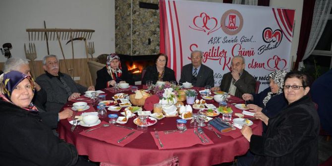 Yarım Asırlık Sevgililer Yemekte Buluştu