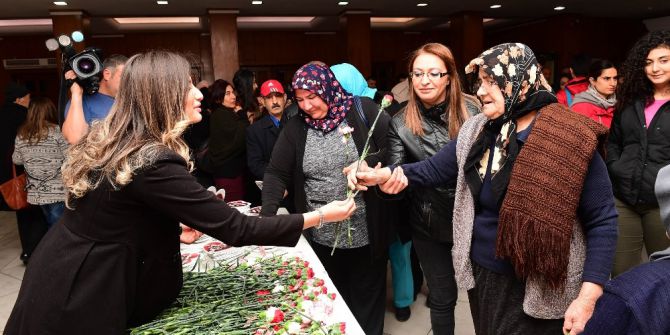 Huzurevi Sakinleri Sevgililer Günü’nde Tiyatro Keyfi Yaşadı