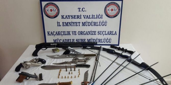 Yeni Görünümü Verdikleri Silahları Satan 7 Kişi Yakalandı