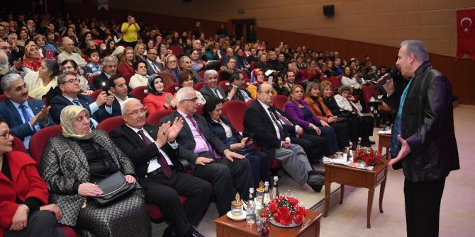 Mersin Büyükşehir’den Sevgililer Günü’nde Romantik Şarkılar Konseri