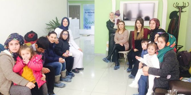 Engelli Çocuklara El Ve Ayak Bakımı