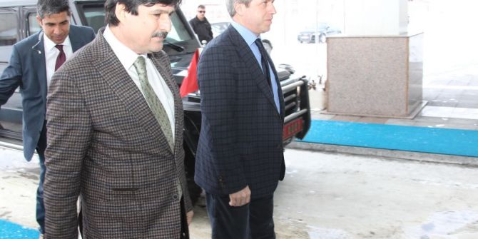 Vali Çınar’dan Rektör Yardım’a Ziyaret