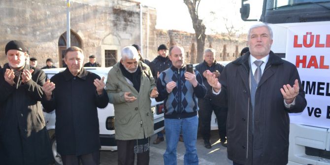 Halep’e Gidecek Tırlar Dualarla Uğurlandı