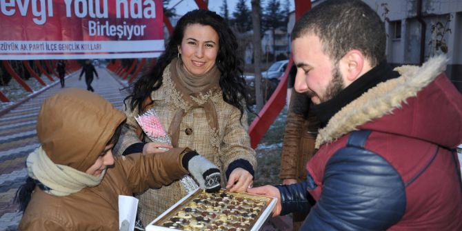 Sevgililer Gününde Kalpler Sevgi Yolunda Birleşti