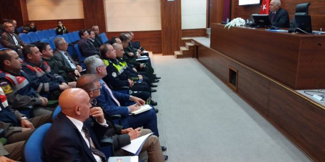 Mersin’de Öğrenci Taşıma Güvenliği Toplantısı Yapıldı