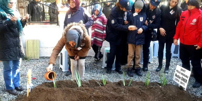 Eşinden Şehit Polis Memuruna Son Görev