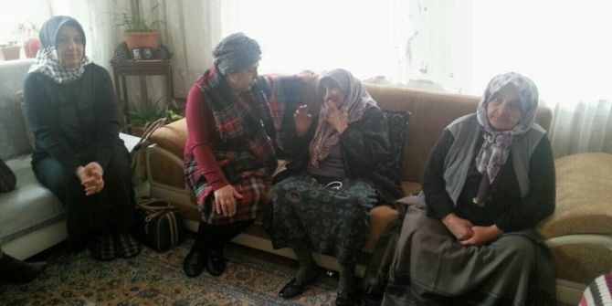 Vali Kamçı’nın Eşinden Şehit Üsteğmen Tarık Koçoğlu’nun Ailesine Ziyaret