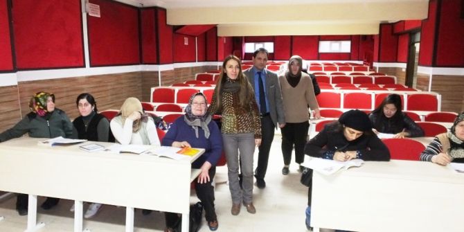 Burhaniye’ De Okuma Yazma Kursu