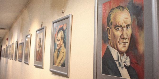 Ressam Sönmez’den "Ataportre" Sergisi