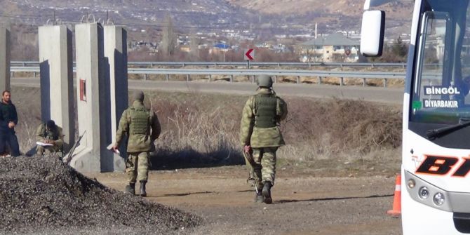 Yolcu Minibüsüne Kurşun İsabet Etti