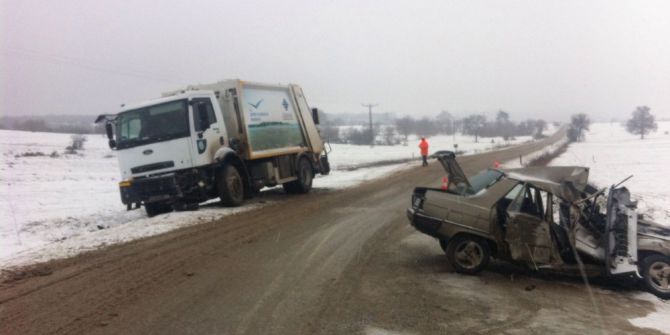 Bilecik’te Otomobille Çöp Kamyonu Çarpıştı: 1 Yaralı