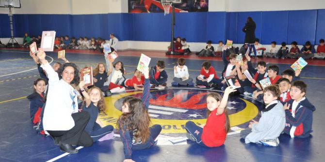 14 Şubat’ı Kitap Okuyarak Kutladılar