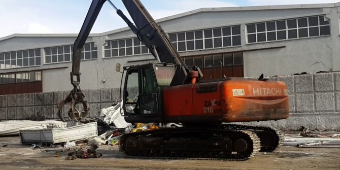 Paletli İş Makinesinin Altında Kalarak Can Verdi