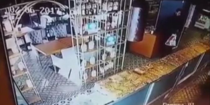 Bağış Kutusunu Çalan Şahıs Güvenlik Kamerasına Yakalandı