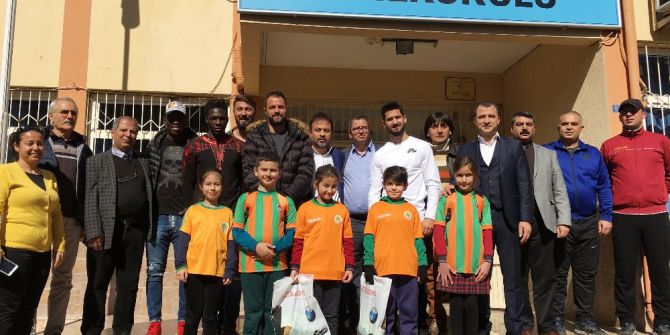 Alanyasporlu Futbolcular Öğrencilerle Buluştu