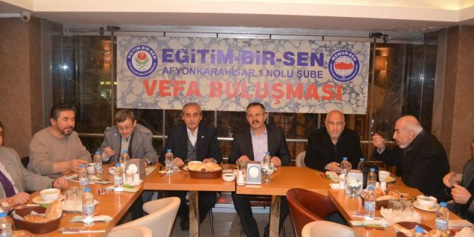 Eğitim Bir-sen Üyeleri 25. Kuruluş Yıldönümlerini Kutladı