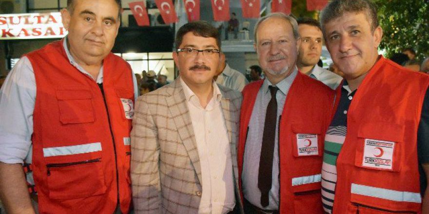 Demokrasi Nöbetleri Devam Ediyor