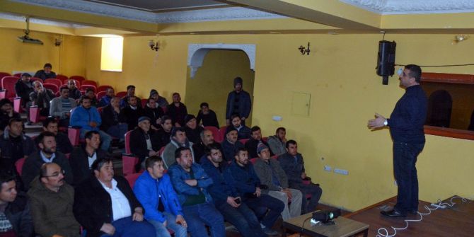 Yıldızeli’nde Pancar Üreticilerine Yönelik Seminer Düzenlendi