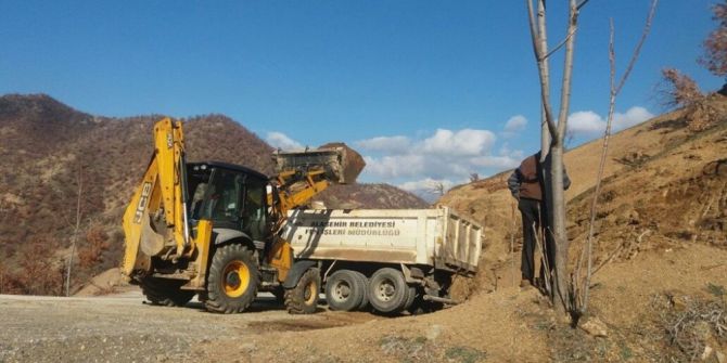 Kırsal Mahallelerde Yol Çalışması Devam Ediyor
