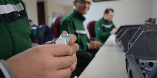 Zihinsel Engelli Bireyler Üreterek Tedavi Oluyor