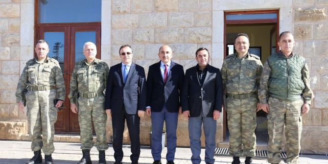 Ev Kadınlarının Yaptığı Atkı Ve Bereler Askerlere Teslim Edildi