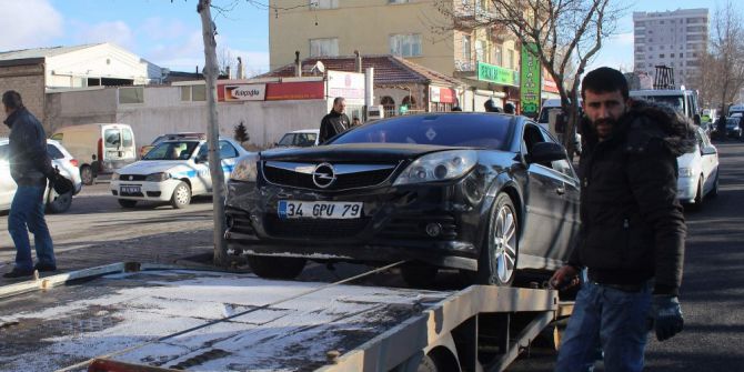 11 Araç Birbirine Girdi, Yardıma 11 Yaşındaki Suriyeli Nurettin Koştu