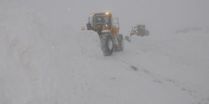 Hakkari’de 60 Köy İle 177 Mezra Yolu Ulaşıma Kapandı