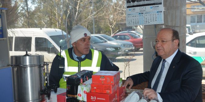 Başkan Özakcan Hem Gönülleri, Hem De İçleri Isıttı