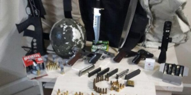 İzmir’de Daeş Operasyonu Evden Cephanelik Çıktı