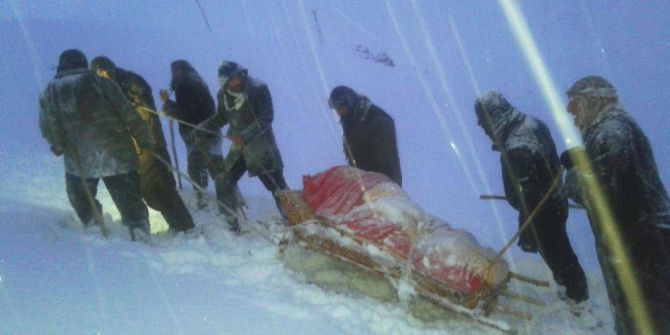 Yüksekova’da Nefes Kesen Kızaklı Hasta Kurtarma Operasyonu