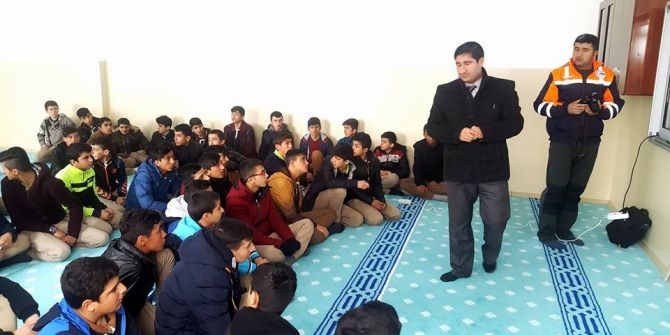 Hakkarili Öğrencilere Afet Semineri