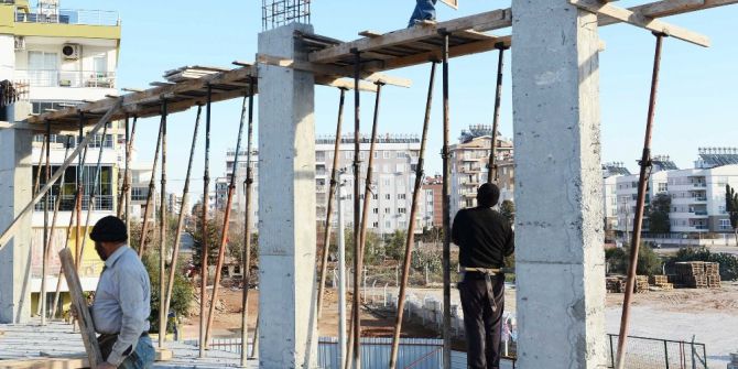 Antalya Büyükşehir Kızıltoprak Sağlık Merkezini Yapıyor