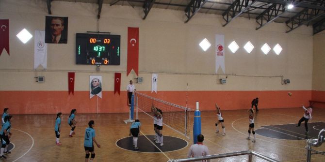 Yıldızlar Voleybol Ligi Başladı