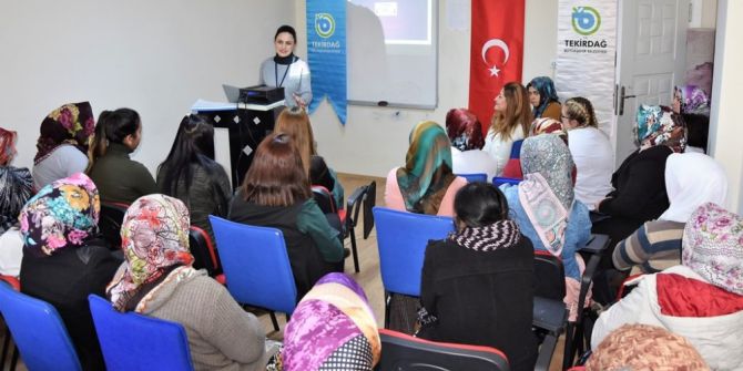 ’Anne Ve Çocuk’ Konulu Bilgilendirme Semineri Çorlu’da Gerçekleşti