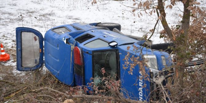 Bilecik’te Askeri Araç Şarampole Devrildi: 3 Asker Yaralı