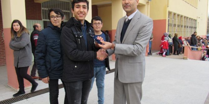 Teog Birincisine Ödül