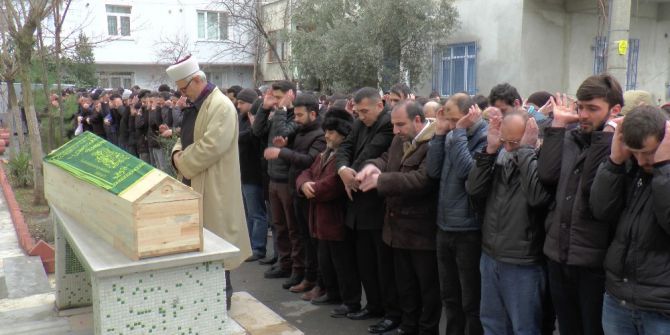 Yanarak Feci Şekilde Can Veren Vatandaş Defnedildi