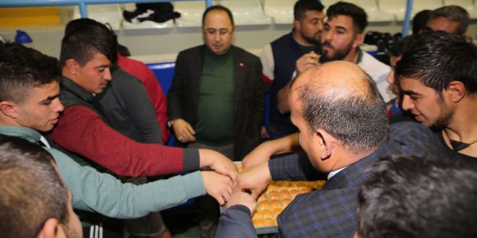 Pehlivanlara Baklava Dopingi