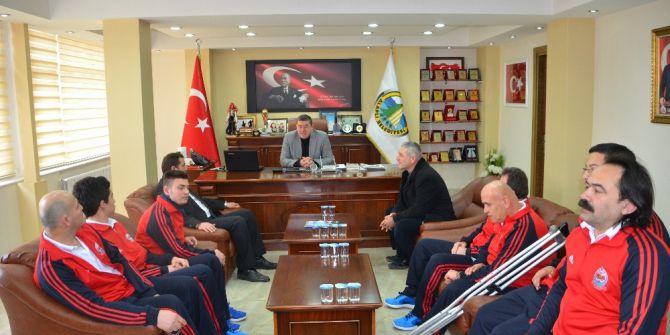Engelli Voleybolculardan Başkan Tekin’e Teşekkür Ziyareti