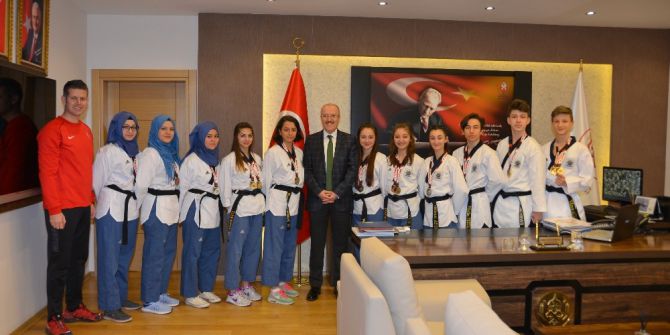 Madalya Avcıları Başkan Kafaoğlu’nu Ziyaret Etti