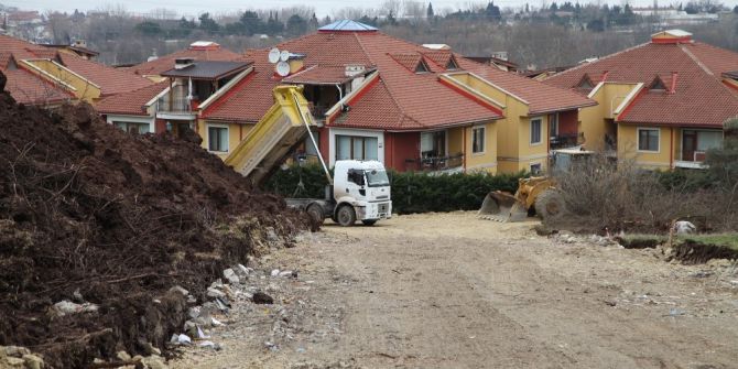 Başiskele Belediyesi Yol Yapım Çalışmalarına Devam Ediyor