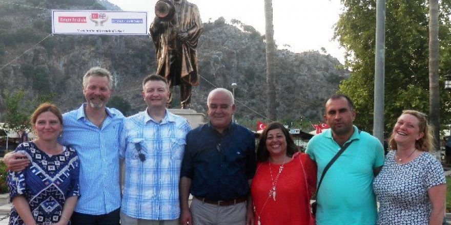 Yerleşik Yabancılardan, Korkmayın Türkiye’ye Gelin Çağrısı