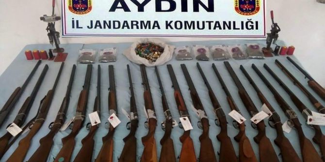 Görevliyi Tehdit Eden Kaçak Avcının Evinden Cephanelik Çıktı