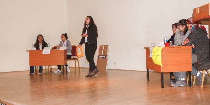Yunak’ta "Haydi Konuş Bakalım" Münazara Yarışmasında Final Yapıldı