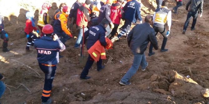 Göçükte Kalan Gencin Cesedine Ulaşıldı