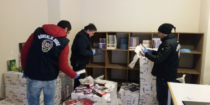 İstanbul’da 220 Bin Tl’lik Korsan Kitap Operasyonu