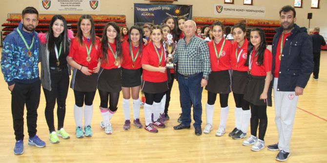 Kadınlar Salon Hokeyi 1. Ligi Sona Erdi