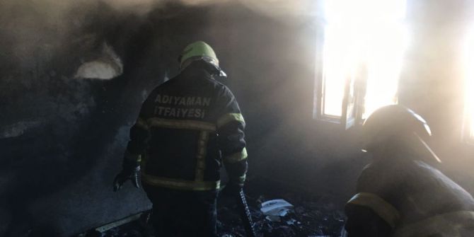 Yatak Odasında Çıkan Yangın Paniğe Neden Oldu