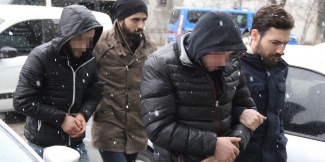 Şüpheli Otomobilden 2 Bin Uyuşturucu Hap Çıktı